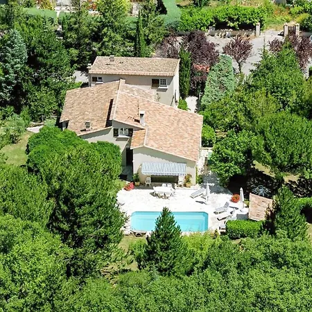 élégante à Avec Piscine Privée Et Jacuzzi Céreste