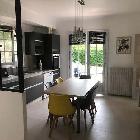 Villa élégante à Avec Piscine Privée Et Jacuzzi Céreste